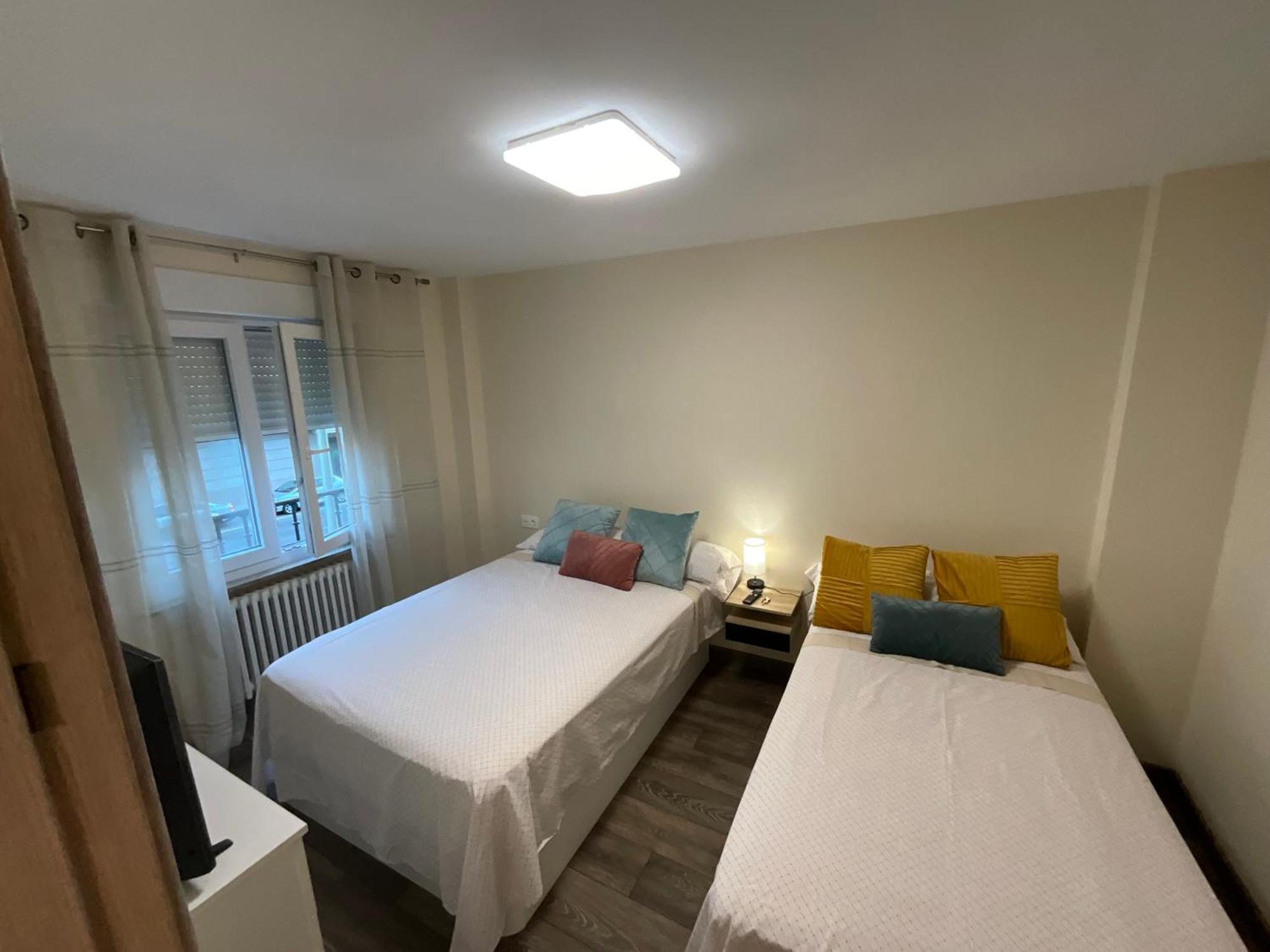 Piso Completo Centrico Y Habitaciones En El Casco Antiguo De Salamanca Саламанка Екстериор снимка